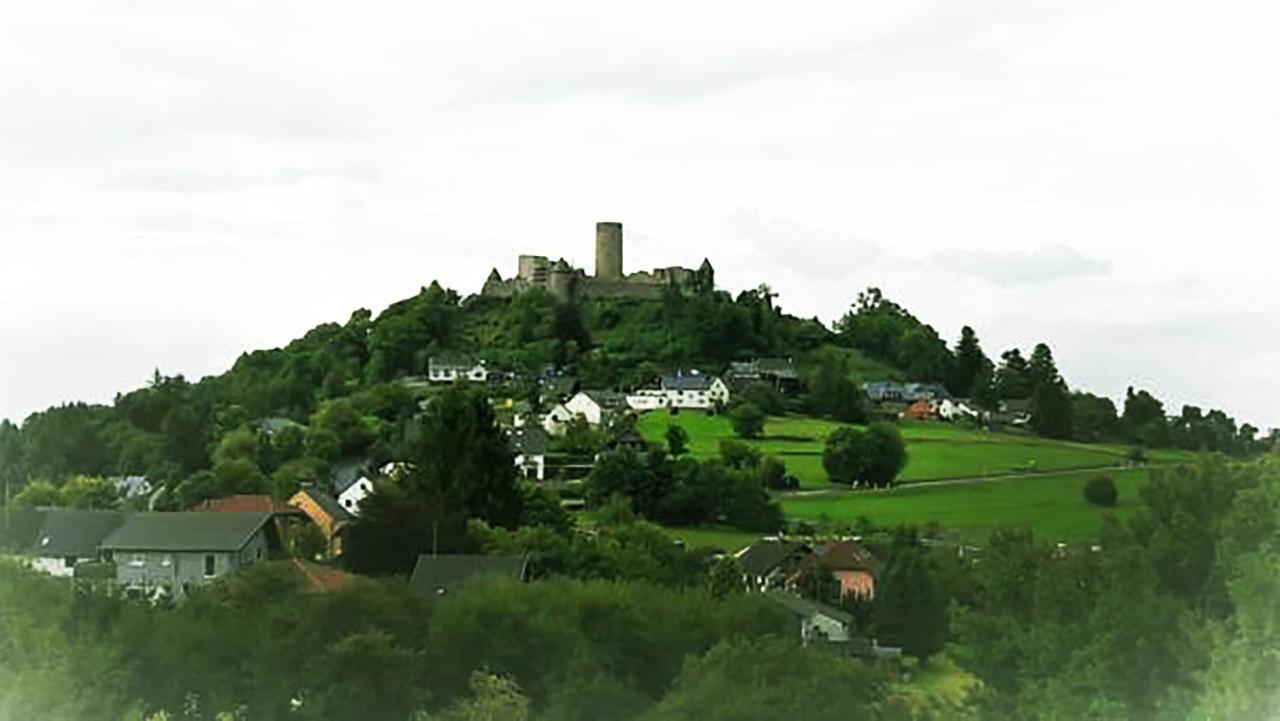 Df Am Ring Nuerburg Hotell Eksteriør bilde